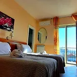 Pacis Bed & Breakfast *